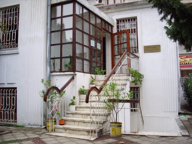 Къщата-музей на поетесата Петя Дубарова