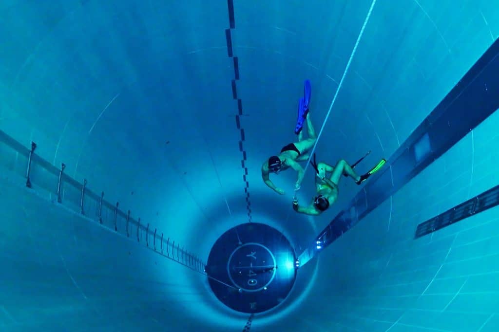 Басейн „Немо 33“ – най-дълбокият закрит басейн в света