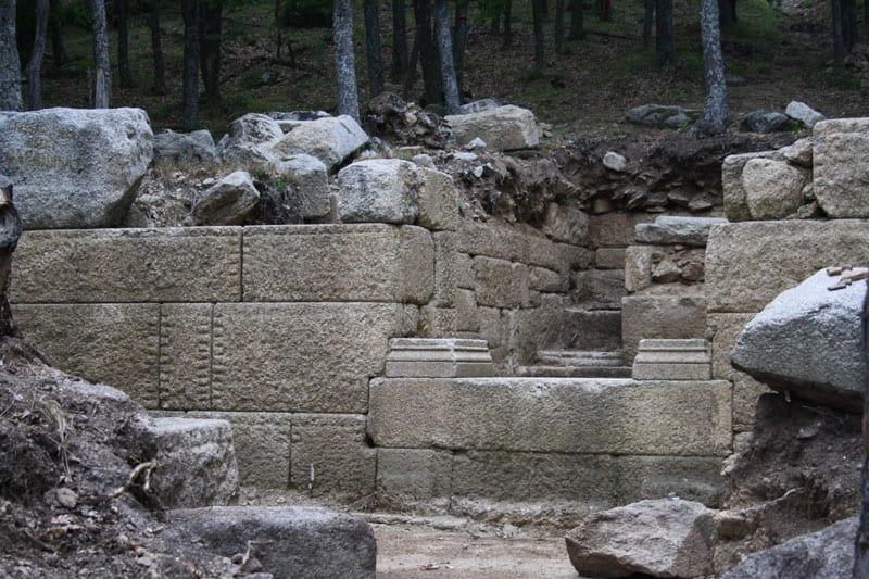 Тракийският комплекс „Кози-грамади“ от V-IV век пр. Хр