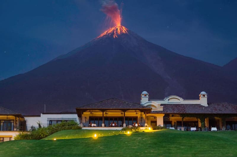 Вулканът Фуего