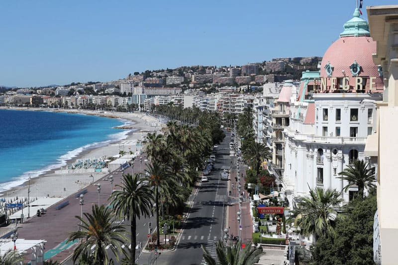 Крайбрежният булевард „Променад Дез Англе“ (Promenade des Anglais)