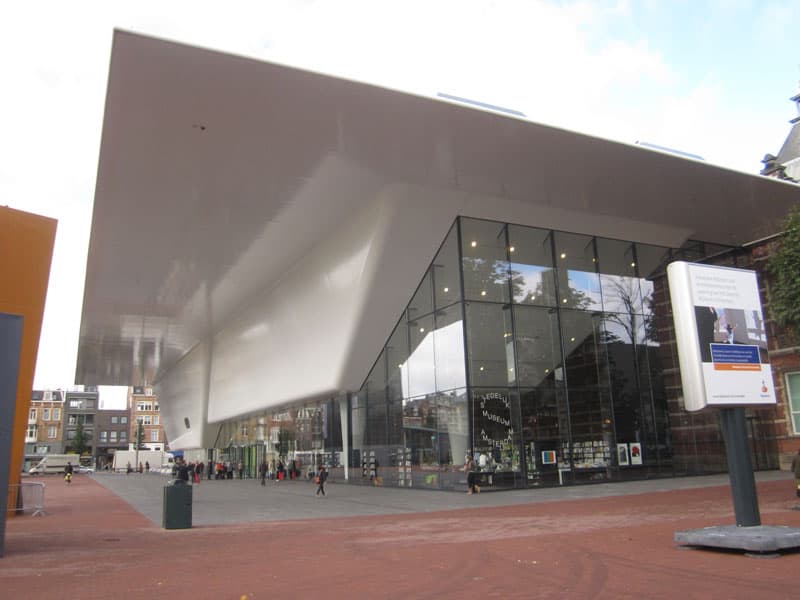 Музей Стеделийк в Амстердам