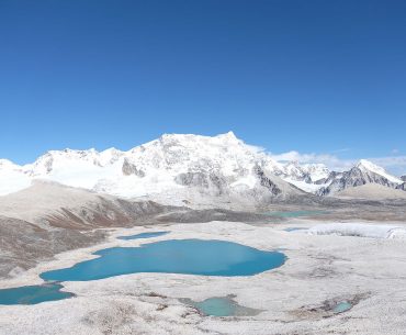 Гангкар Пуенсум – най-високият непокоряван връх