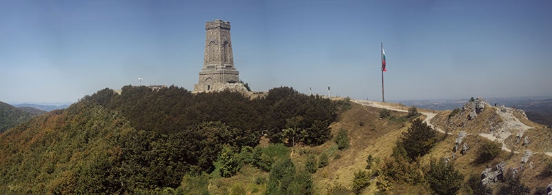 връх Свети Никола и Паметника на свободата